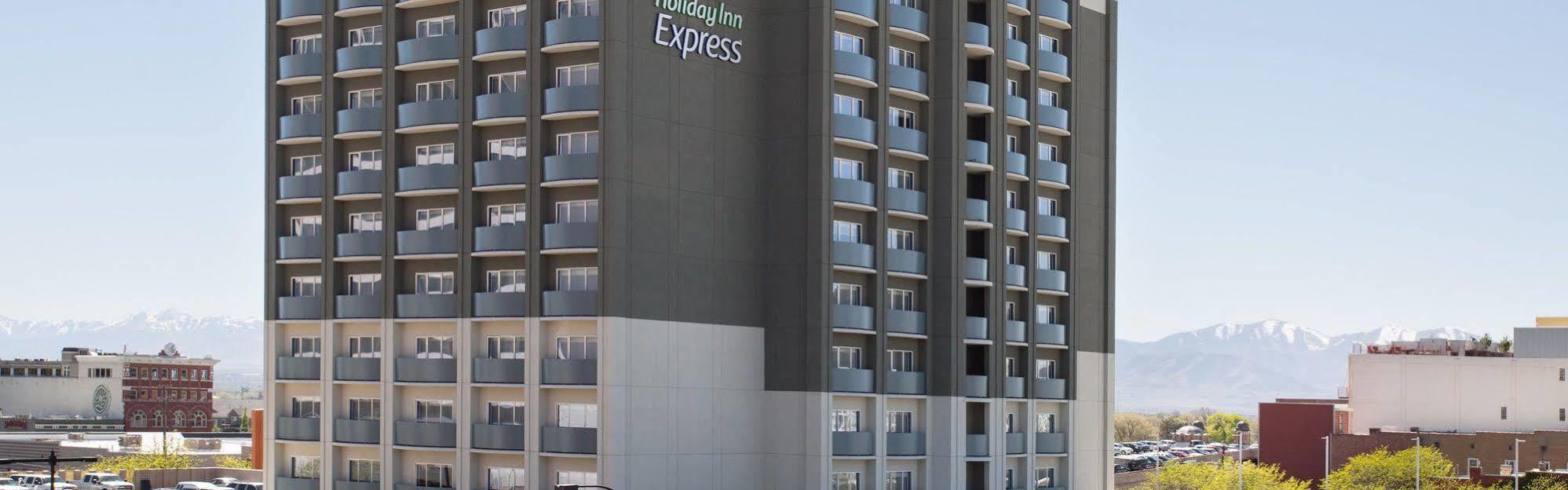 Holiday Inn Express & Suites - Milledgeville, An Ihg Hotel Exterior photo